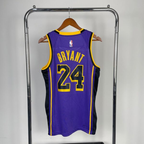 Los Angeles Lakers12