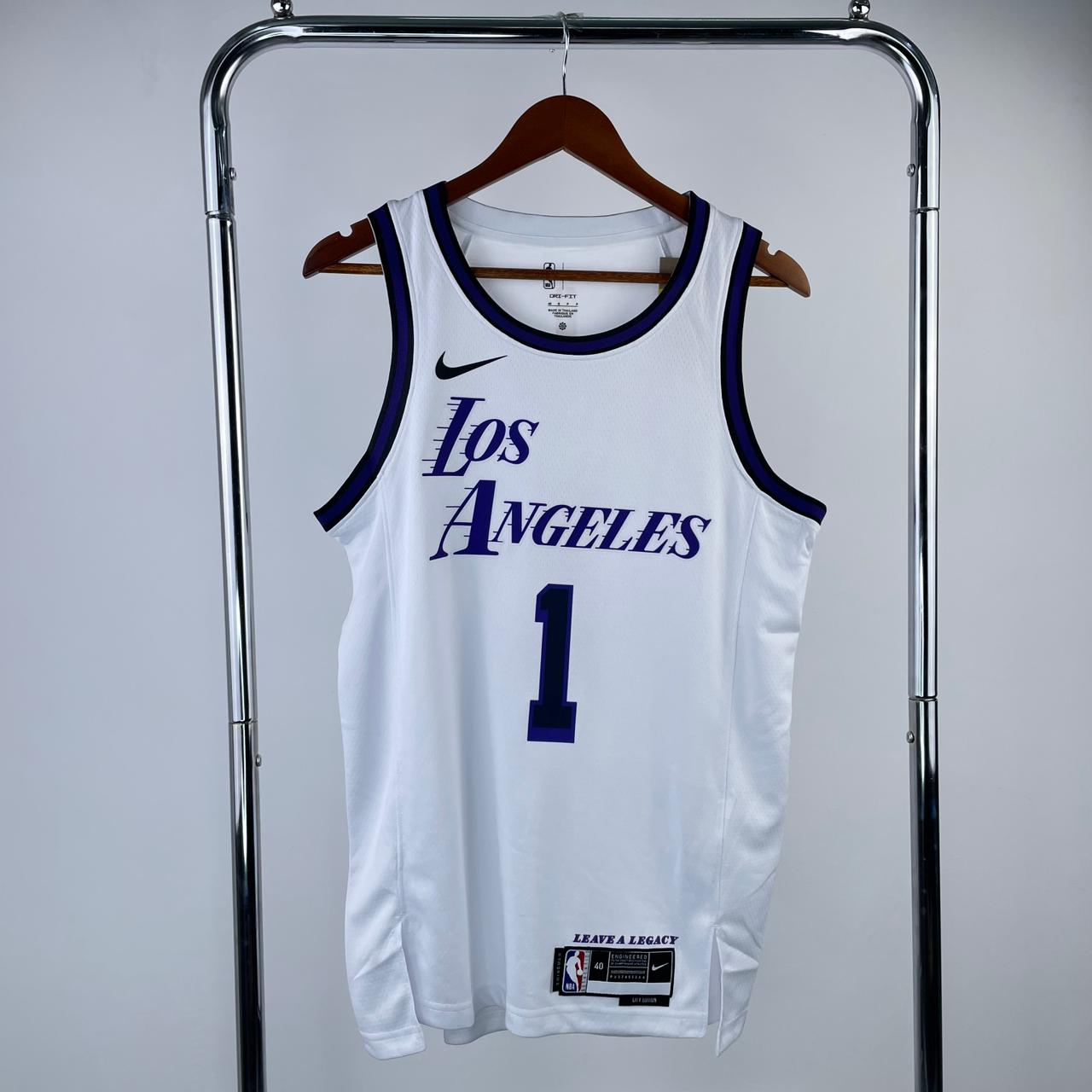 Los Angeles Lakers15