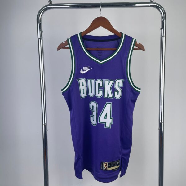Milwaukee Bucks3