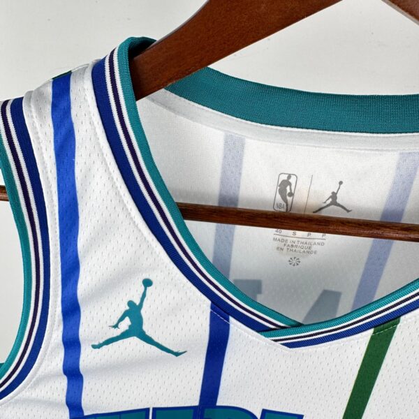 Regata Charlotte Hornets - Imagem 3