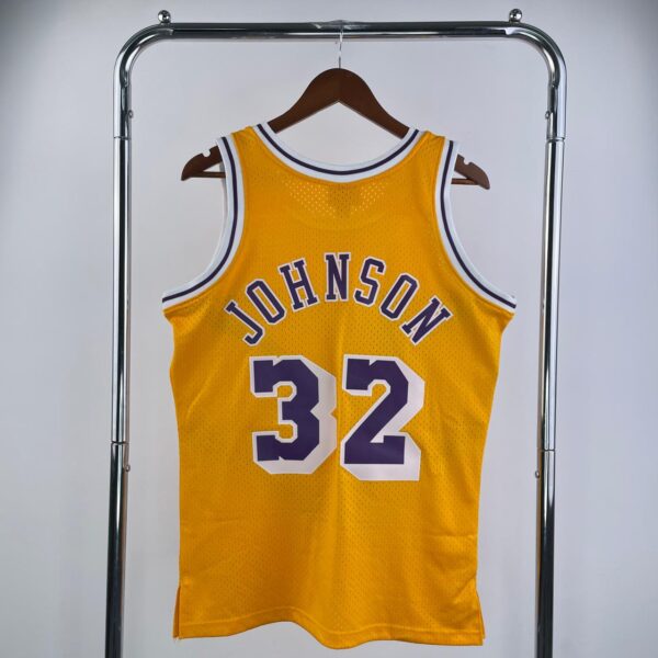 Los Angeles Lakers24