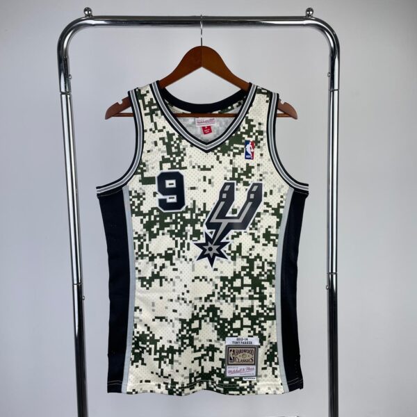 San Antonio Spurs8