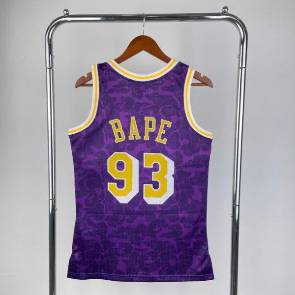 Los Angeles Lakers43