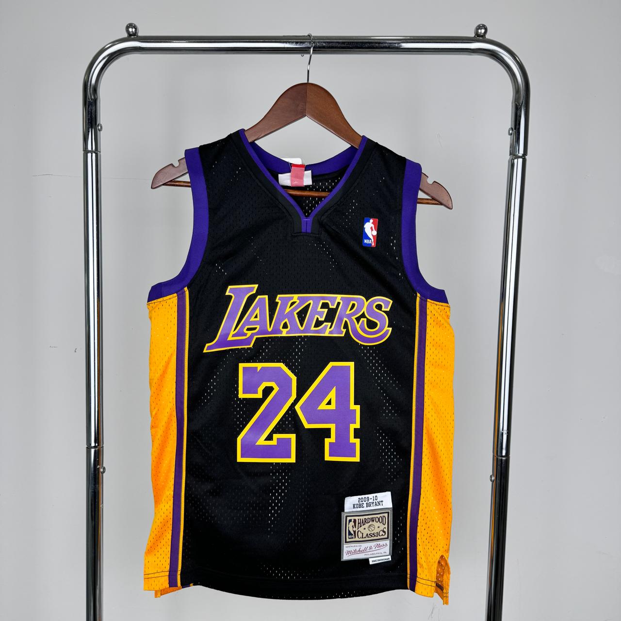 Los Angeles Lakers48
