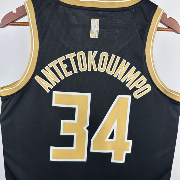 Milwaukee Bucks
