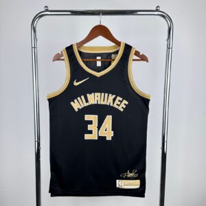 Milwaukee Bucks8