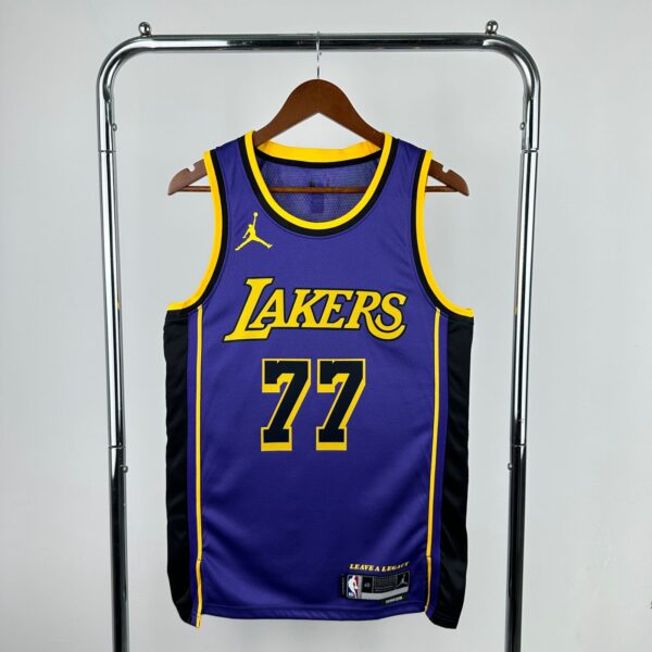 Los Angeles Lakers69