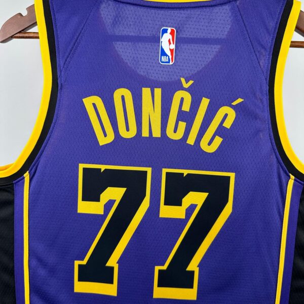 Los Angeles Lakers